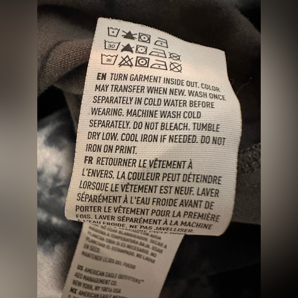 American Eagle Outfitters Black and Gray Tie Dye Graphic Tee Size MT - Picture 6 of 8